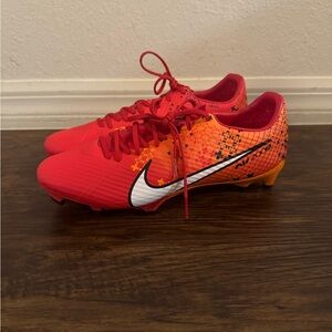 Nike Vapor 15 Academy Soccer Cleats Size 10.5 FD1159-600